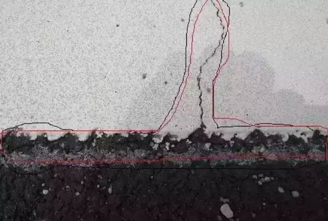热熔标线小知识：热熔型路面标线横断纹开裂原因分析