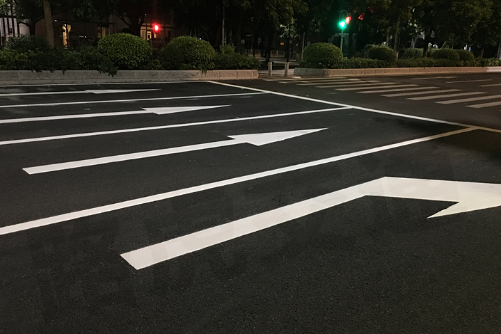 双组份标线涂料在临江大道上美丽展现-路虎交通