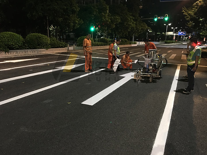 关于广东道路标线涂料的特性及应用前景