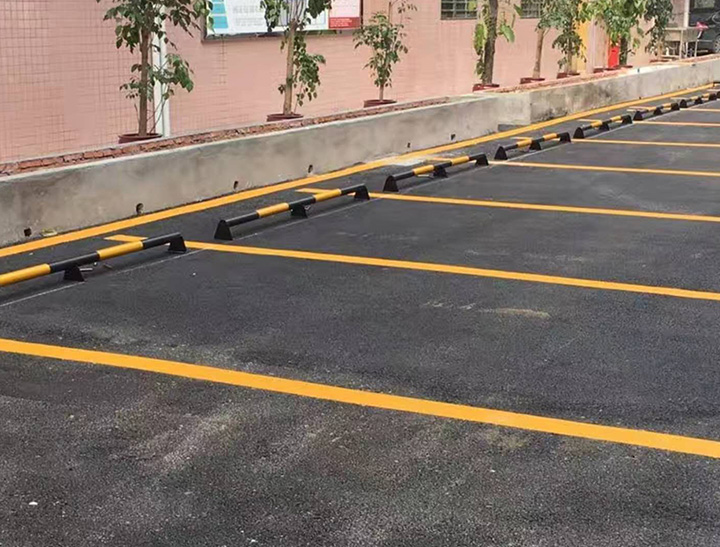 各个颜色道路标线在停车场代表什么作用?道路标线涂料厂家