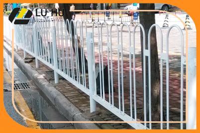 市政护栏在城市建设当中的作用和意义！广东交通设施厂家