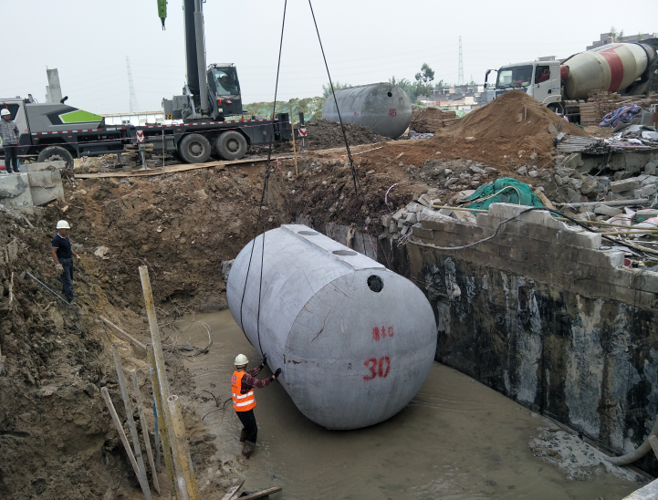 混凝土隔油池废水中油品的状况和工作原理