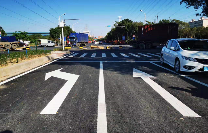 公路平交路口标线的设置原则-双组份标线漆