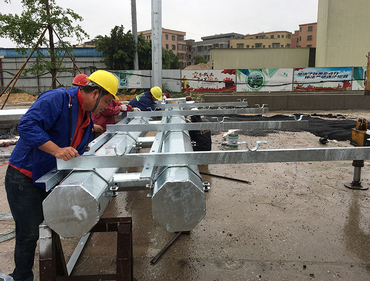 选择良好悬臂式道路交通指示牌厂家有三大因素