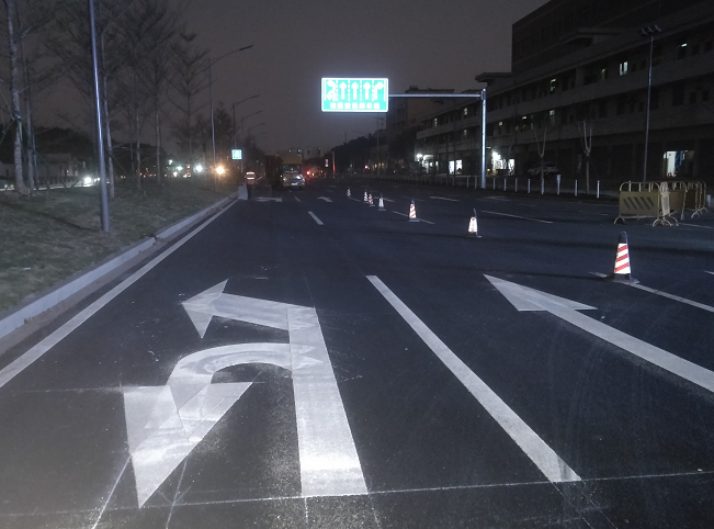 关于机动车违反禁止标线指示指的是什么?广州道路标线厂家