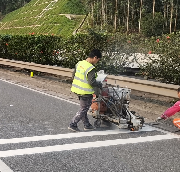 马路标线按功能可以划分为几种?马路划线公司