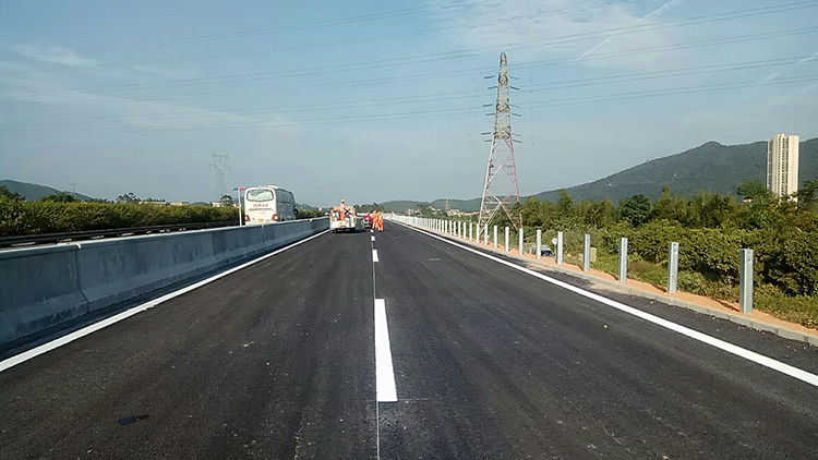 马路划线厂家谈谈如何区分道路标线的用途