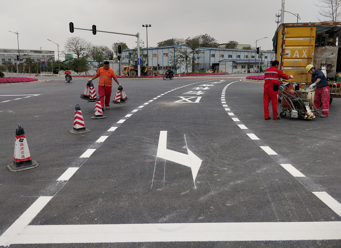 路虎交通:水性反光路标涂料存在的问题分析—道路划线公司