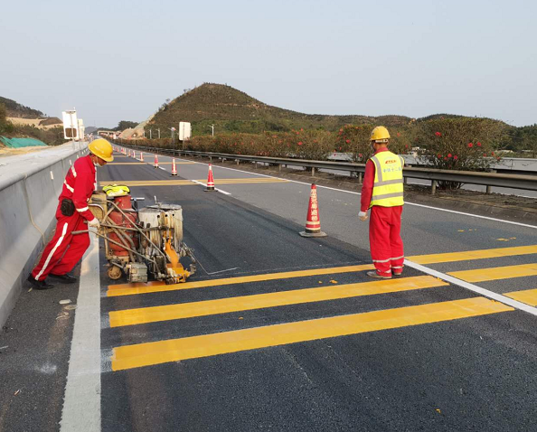 关于道路沥青路面平整度因素影响—道路划线公司