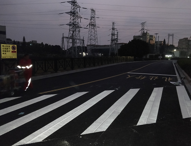 玻璃珠影响标线的逆反射值的主要因素—道路划线公司