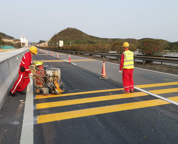 城市道路标线变黄主要受到哪些影响?道路划线公司