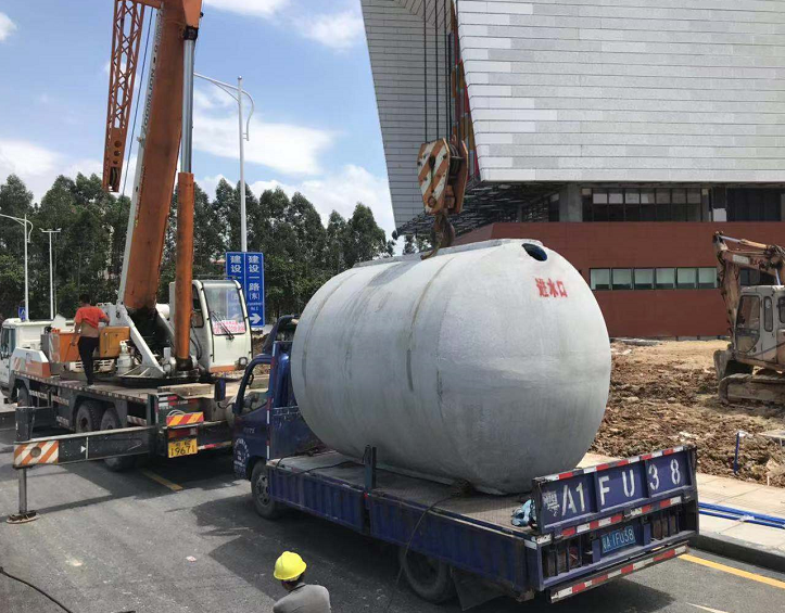 路虎交通:化粪池设备的工作原理
