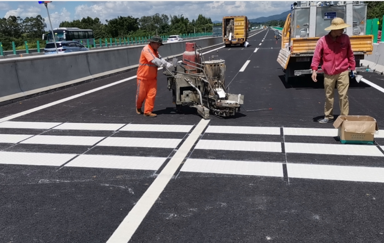 路虎交通:如何避免热熔道路标线变色?