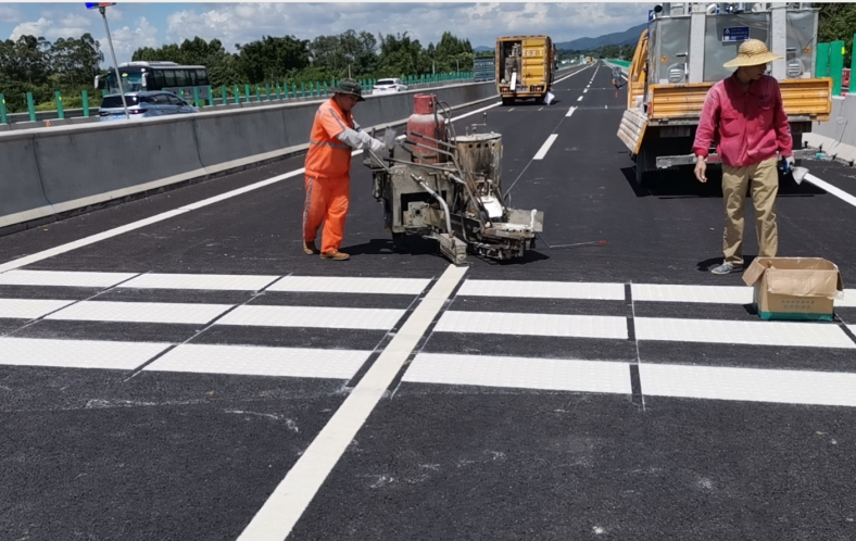 路虎交通：如何避免热熔道路标线变色？