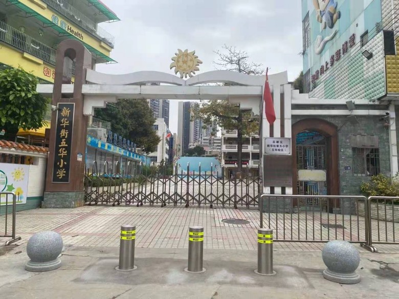 路虎交通:浅谈液压全自动升降柱的应用管理