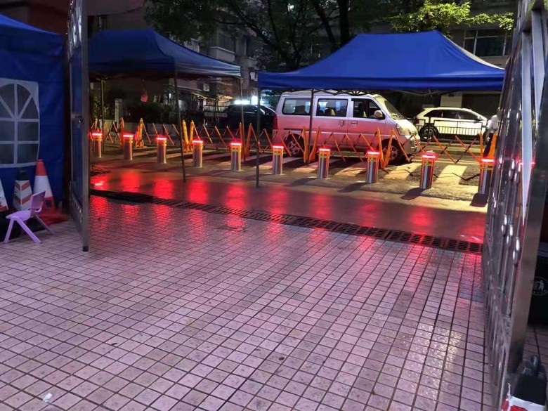 液压全自动升降柱成为一种随处可见的交通设施