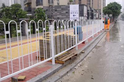 人行道护栏安装