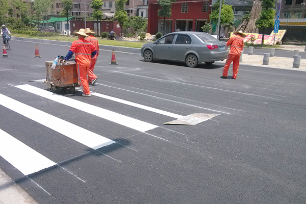 萝岗开发区标线施工6.22