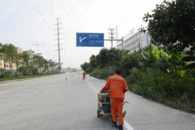 广花一级公路标线施工