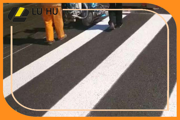 标线涂料内混雨夜反光玻璃珠-国标热熔标线涂料公司