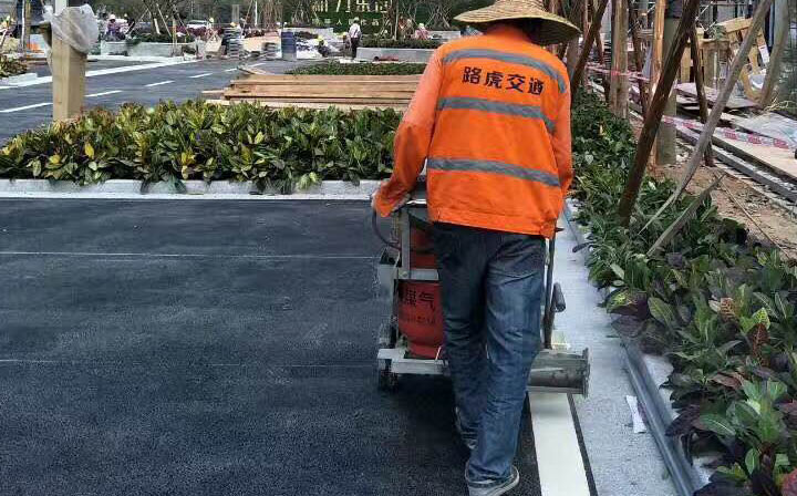 夏季在广东道路标线涂料施工需要注意哪些高温事项