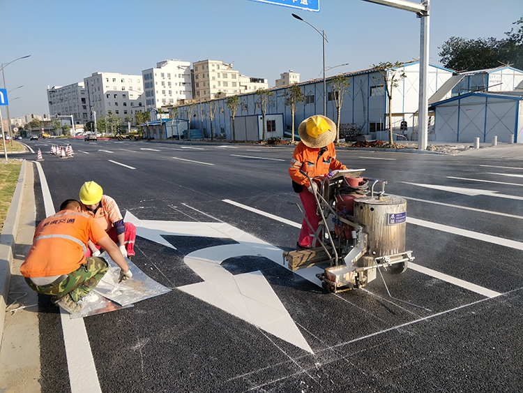 热熔划线机的日常维护-道路划线机厂家