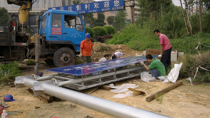 路虎交通：道路交通标志杆的安装与维护