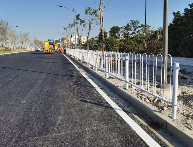 道路交通护栏网生锈处理包含有哪些步骤—道路交通护栏厂家