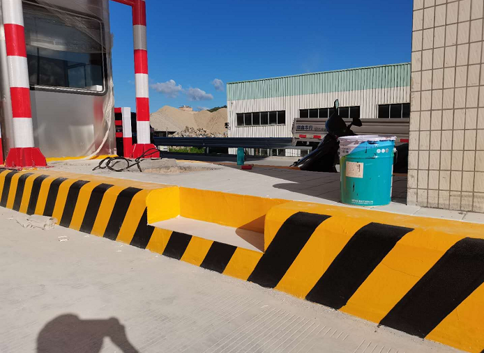 反光漆有哪些施工标准以特性呢？道路反光漆厂家