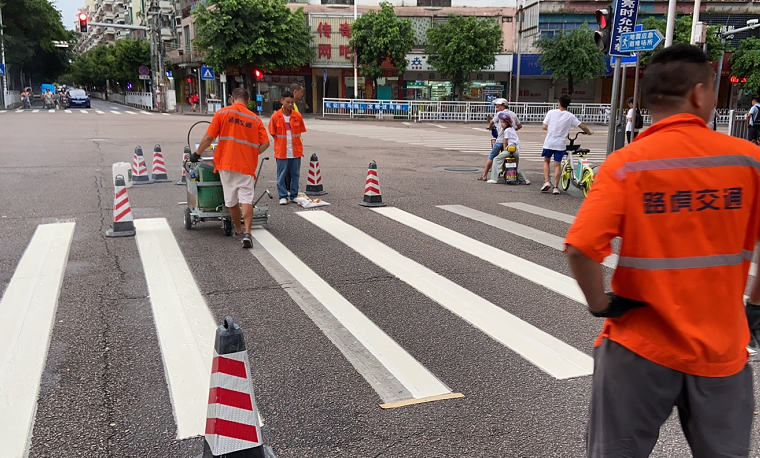 道路划线前需要合理的制定当地的交通流量情况—道路划线公司