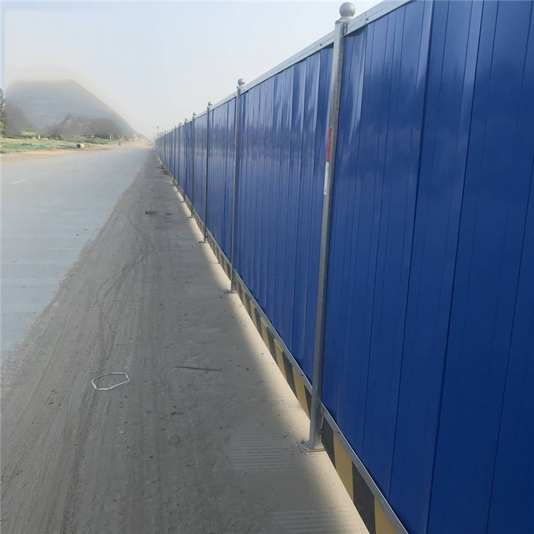 路虎交通:建筑工地围挡的三种安装形式
